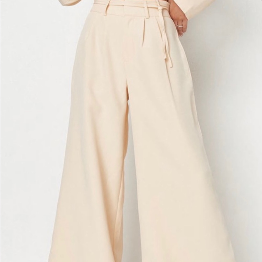 MISGUIDED cream tailored masculine style flared pants